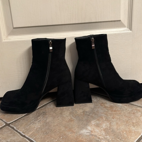 Platform suede ankle boots - Picture 2 of 5